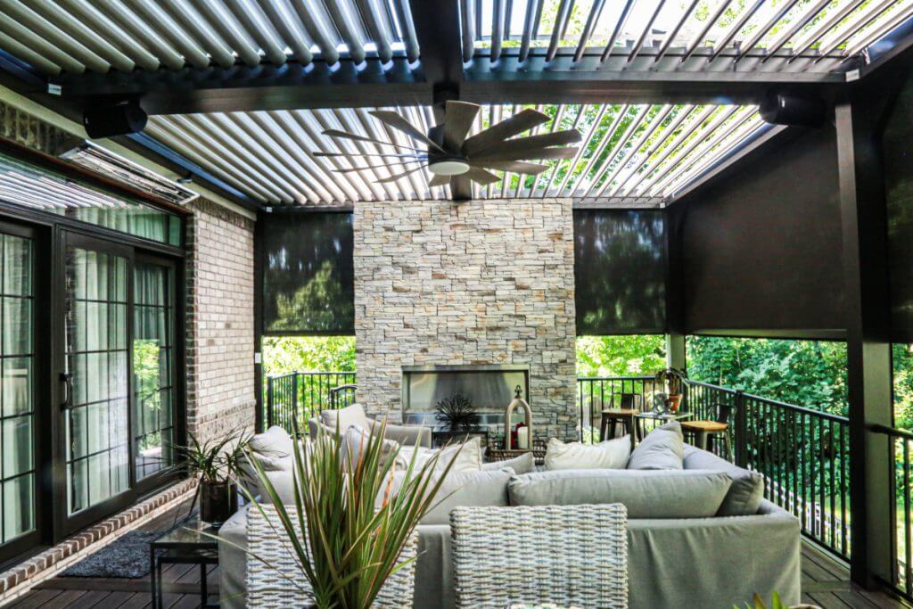 Backyard pergola outdoor living space in Texas
