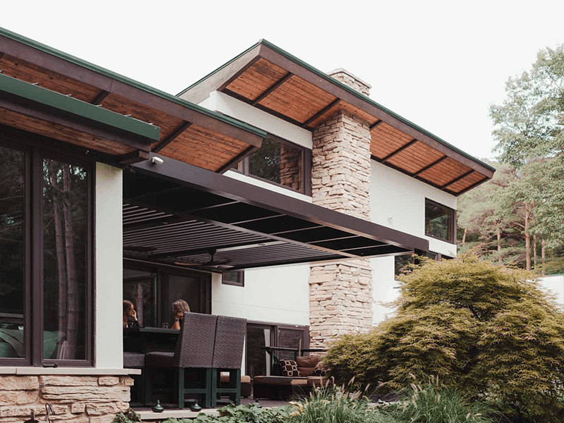 modern struxure pergola on a home in clarkston michigan